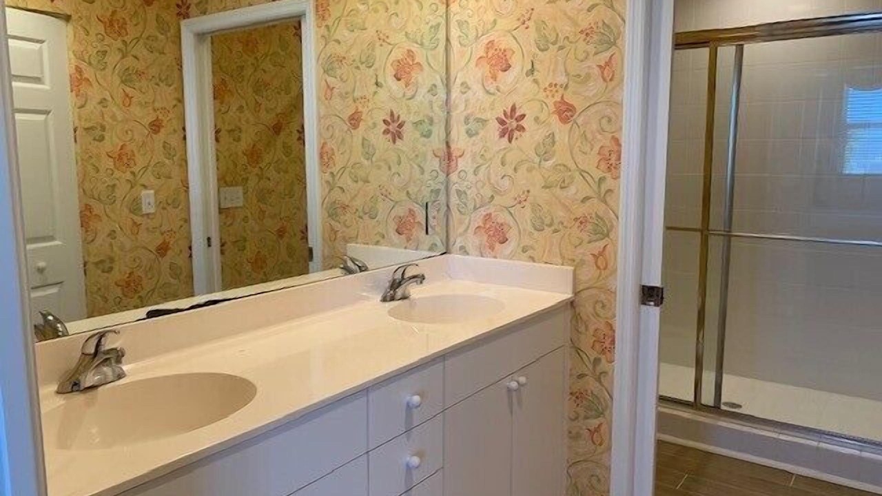 Photo of Bathroom in Vanderbilt Beach