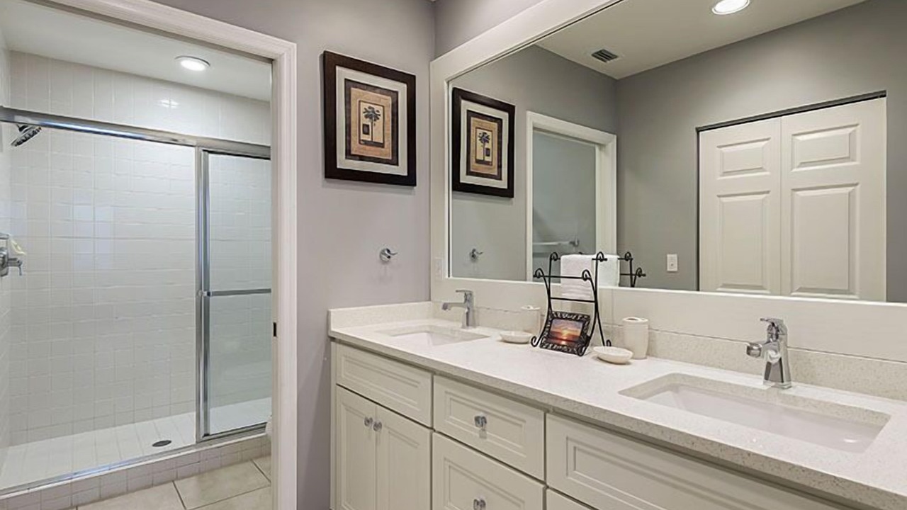 Photo of Bathroom in Vanderbilt Beach