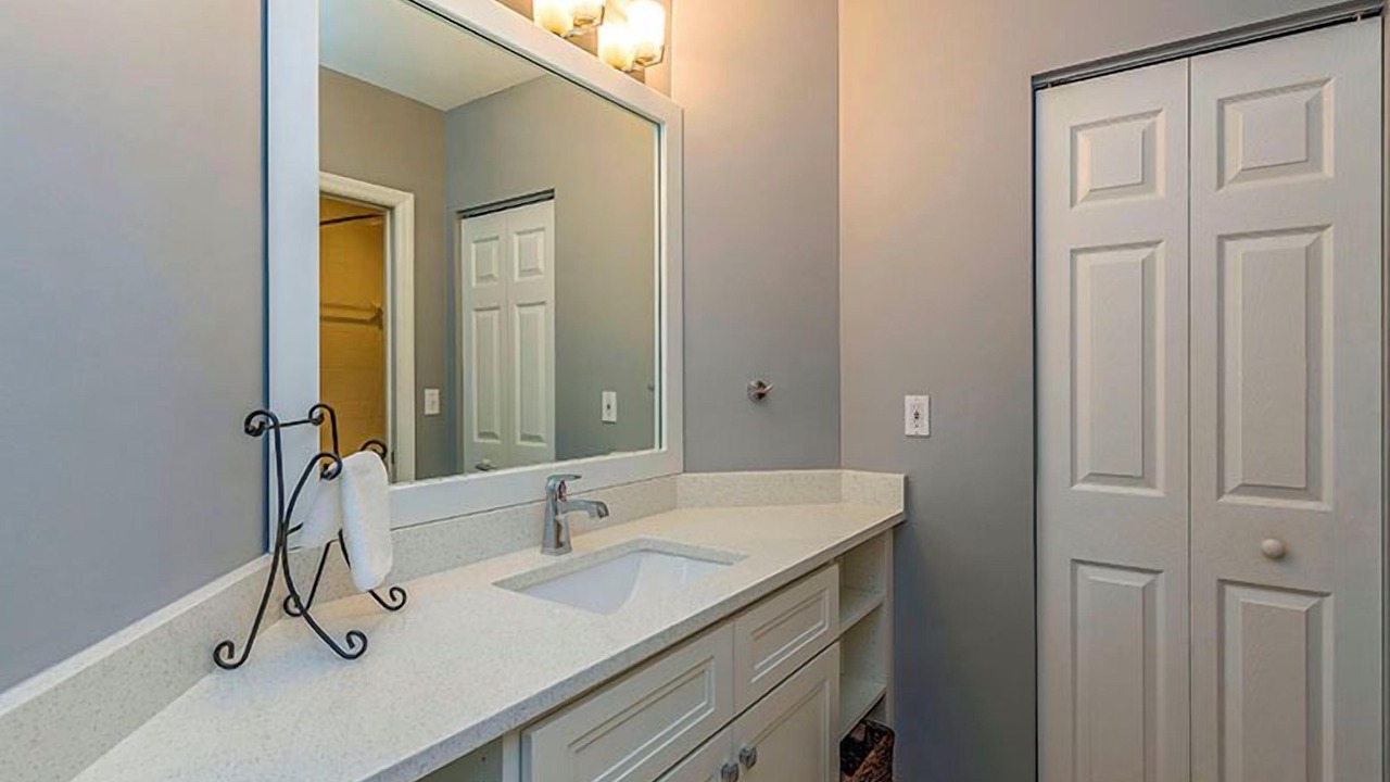 Photo of Bathroom in Vanderbilt Beach