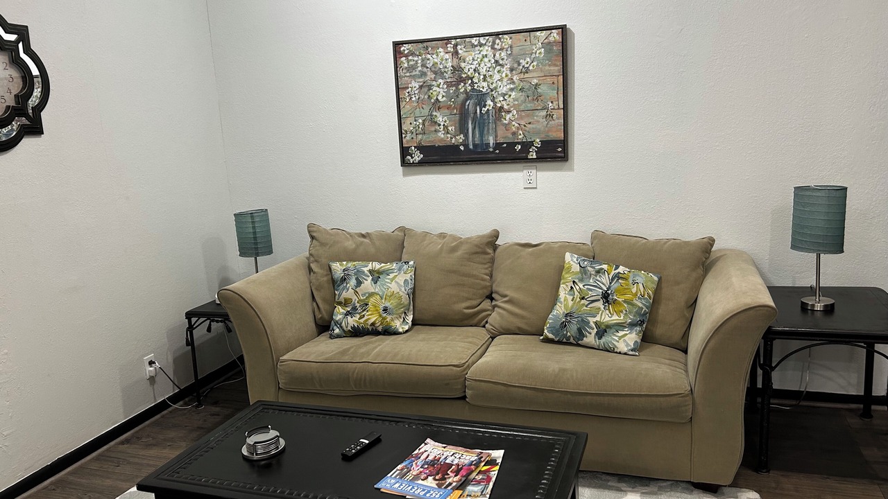 Photo of Livingroom in Historic District