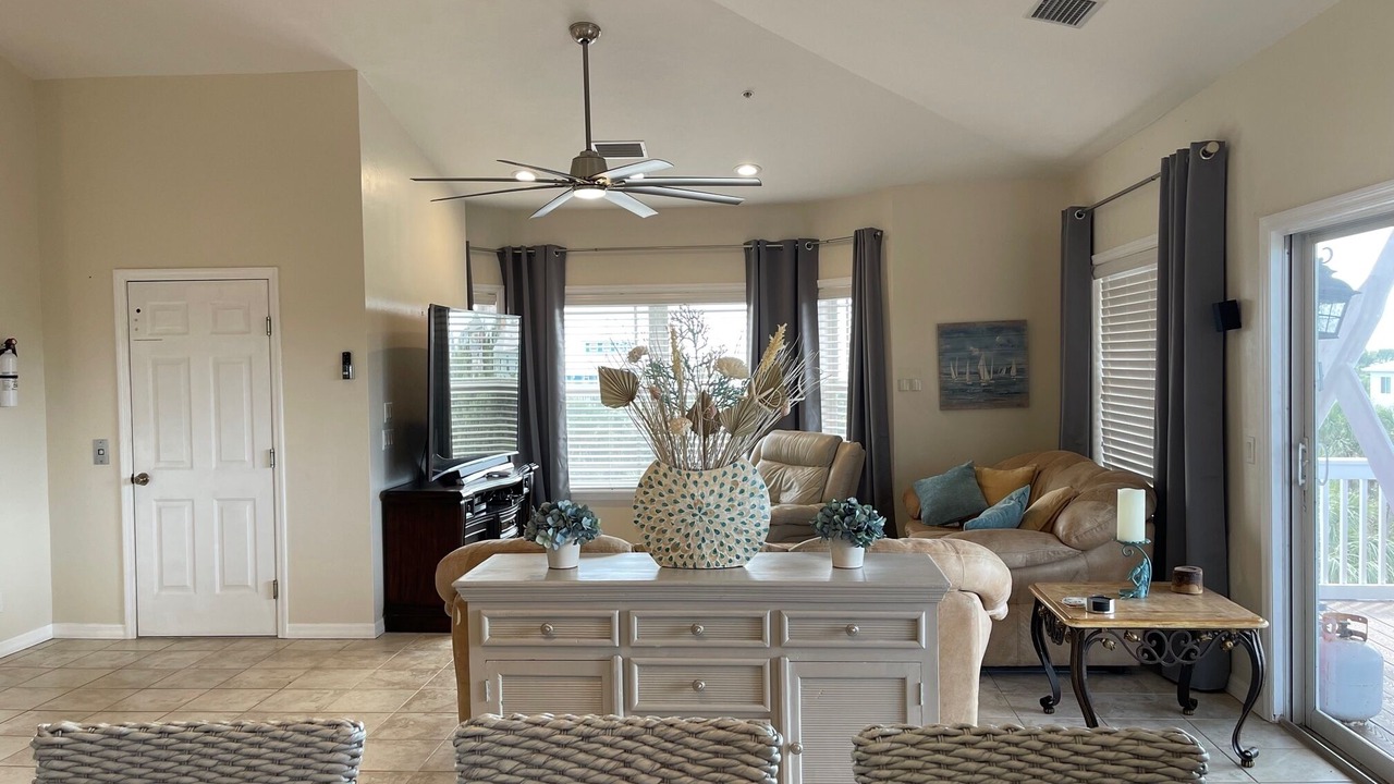 Photo of Livingroom in North Captiva