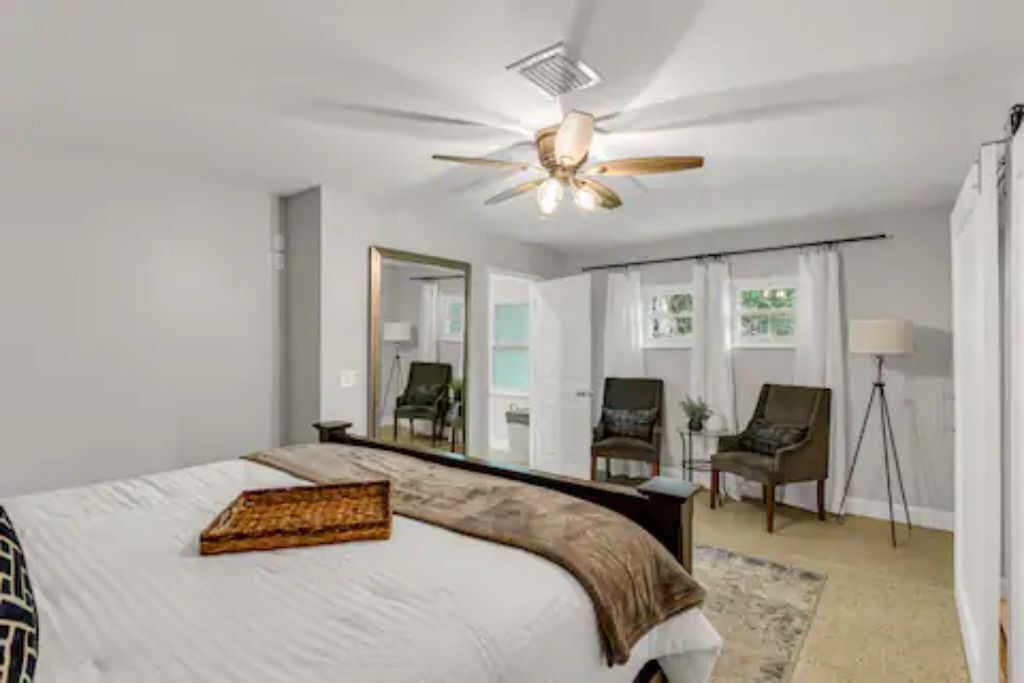 Photo of Bedroom in Lake Magdalene