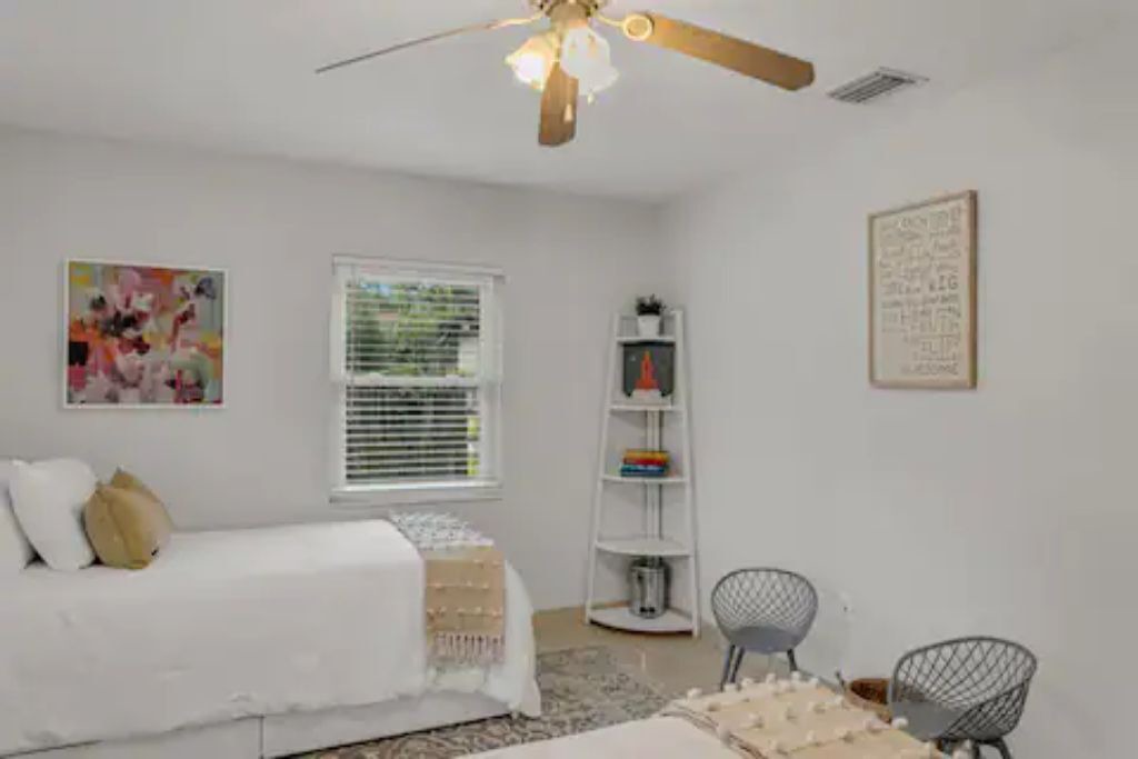 Photo of Bedroom in Lake Magdalene