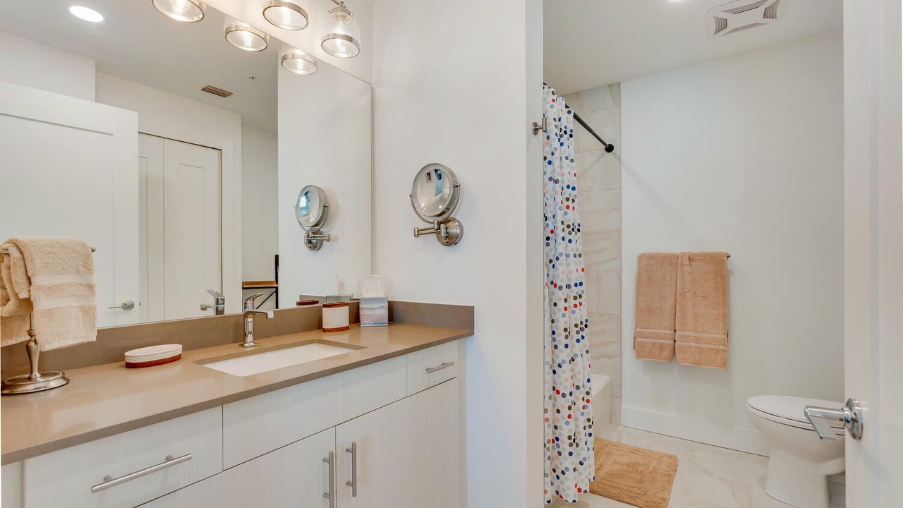 Photo of Bathroom in Indian Beach Sapphire Shores