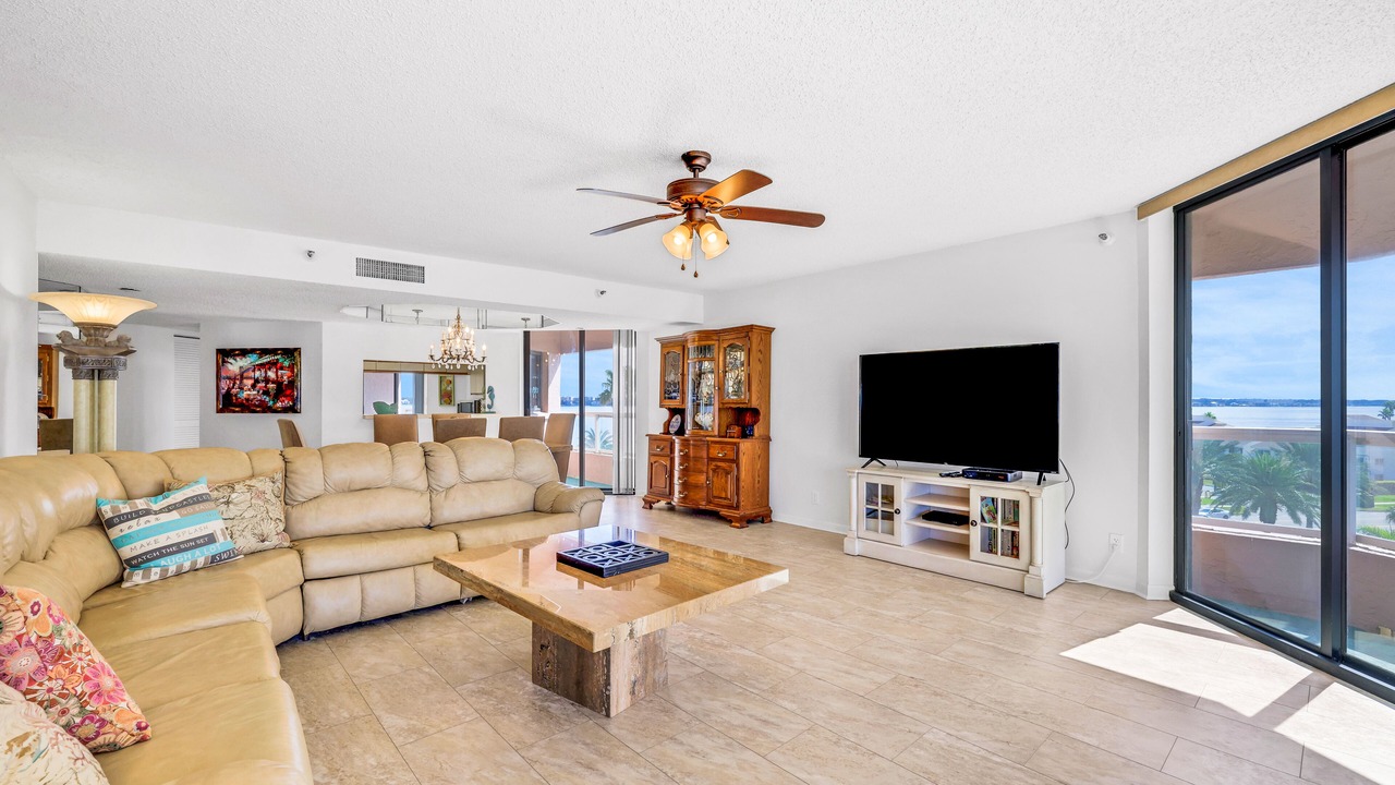 Photo of Livingroom in Sand Key
