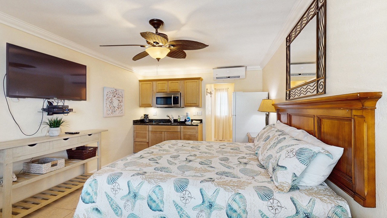 Photo of Bedroom in Pass-a-Grille Historic District