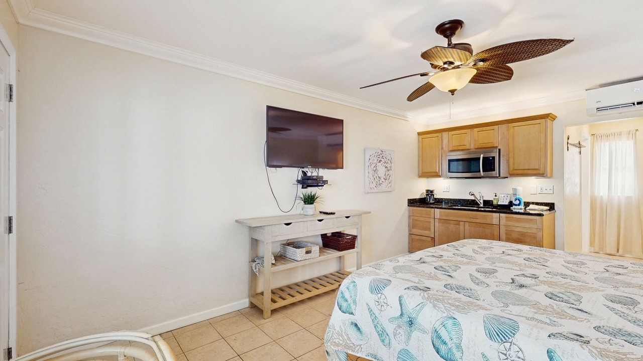 Photo of Bedroom in Pass-a-Grille Historic District