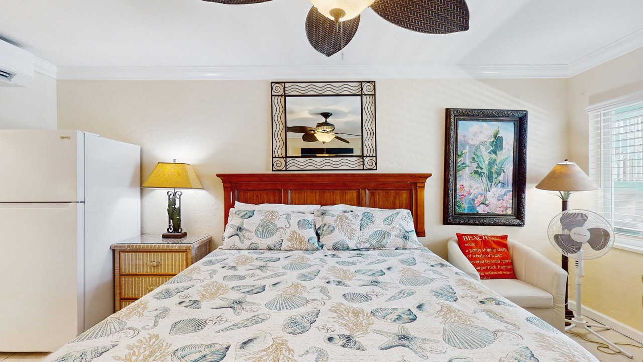 Photo of Bedroom in Pass-a-Grille Historic District