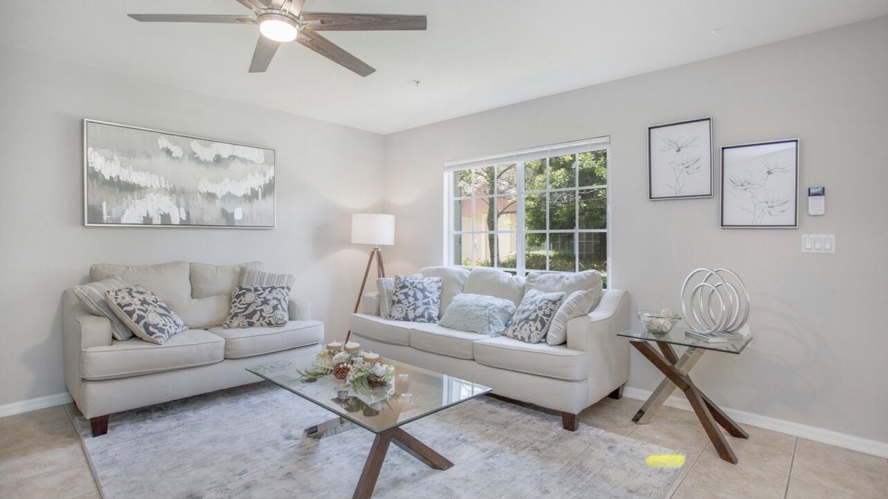 Photo of Livingroom in Gateway