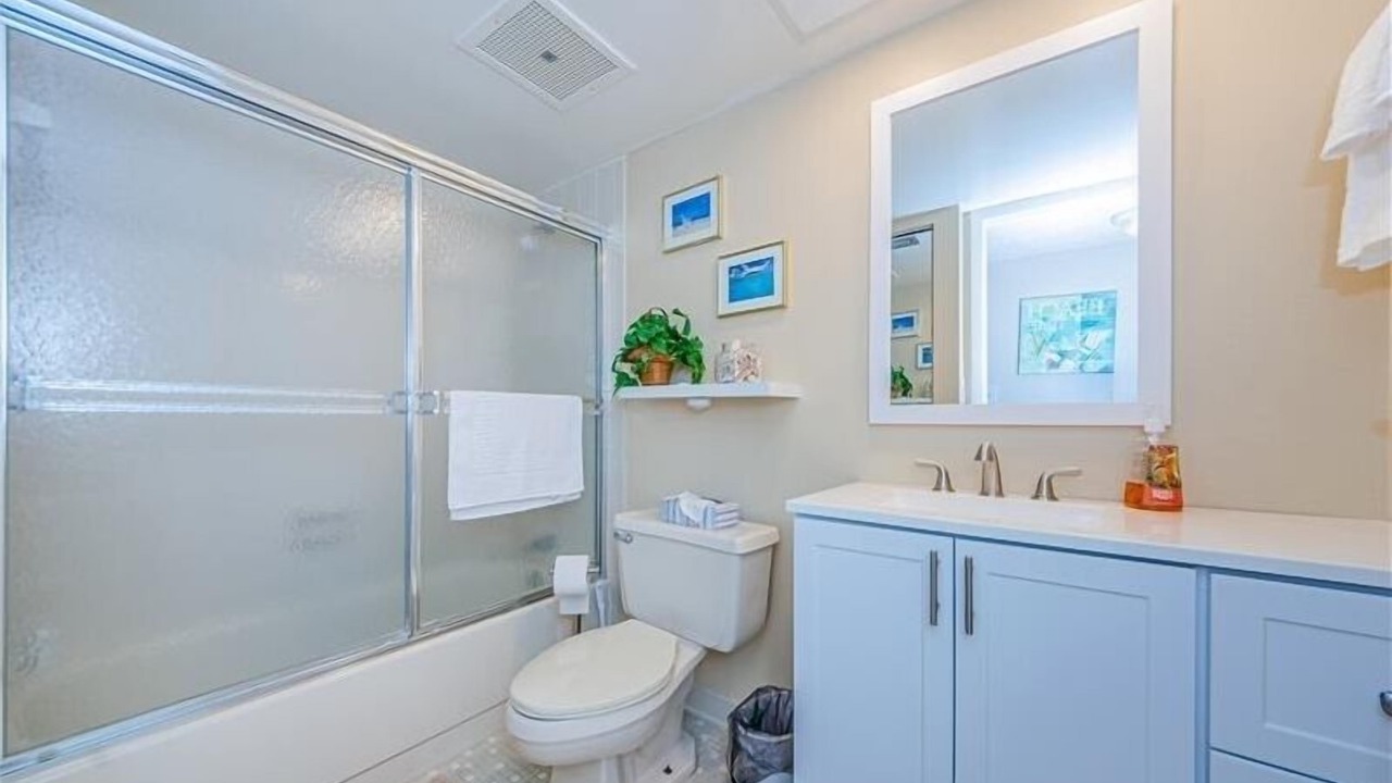 Photo of Bathroom in Redington Shores