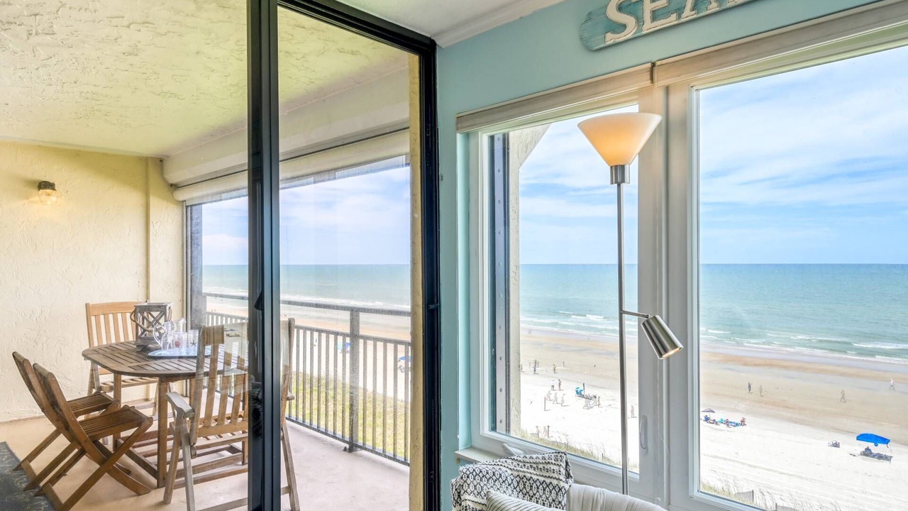 Photo of Patio Balcony in Crescent Beach