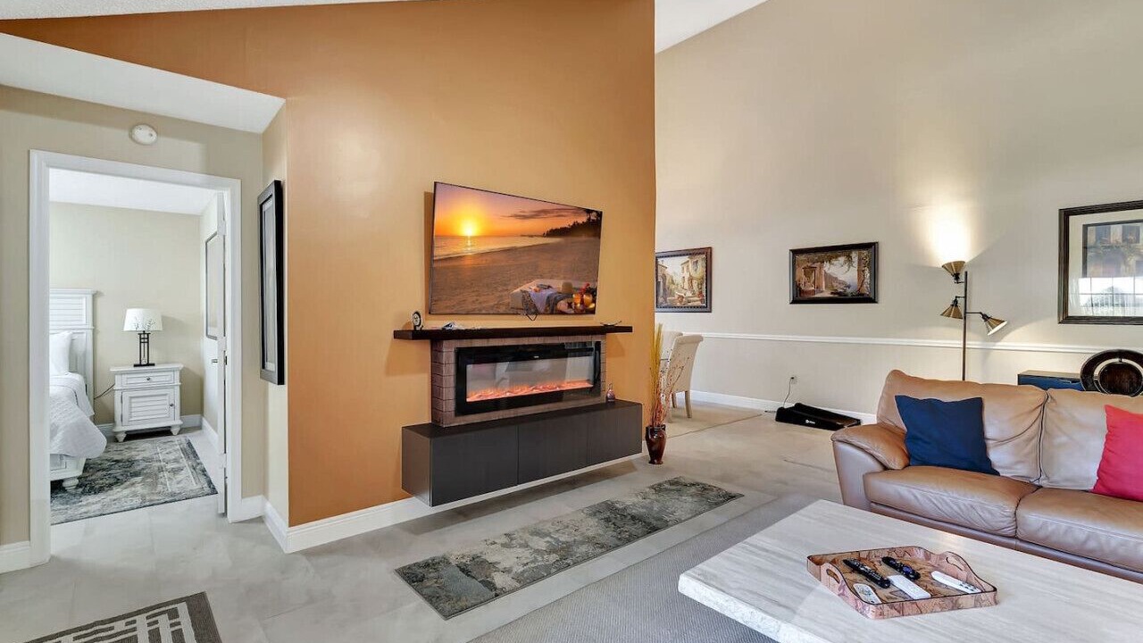 Photo of Livingroom in Saddlebrook