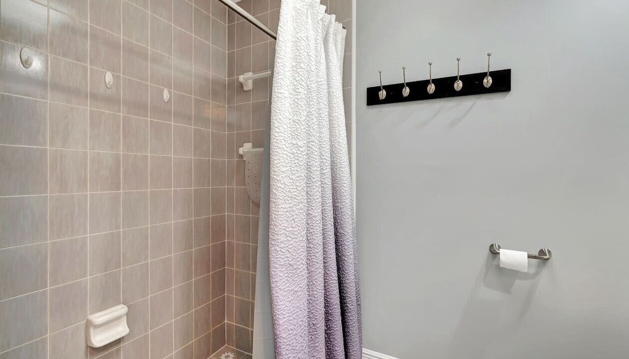 Photo of Bathroom in Saddlebrook