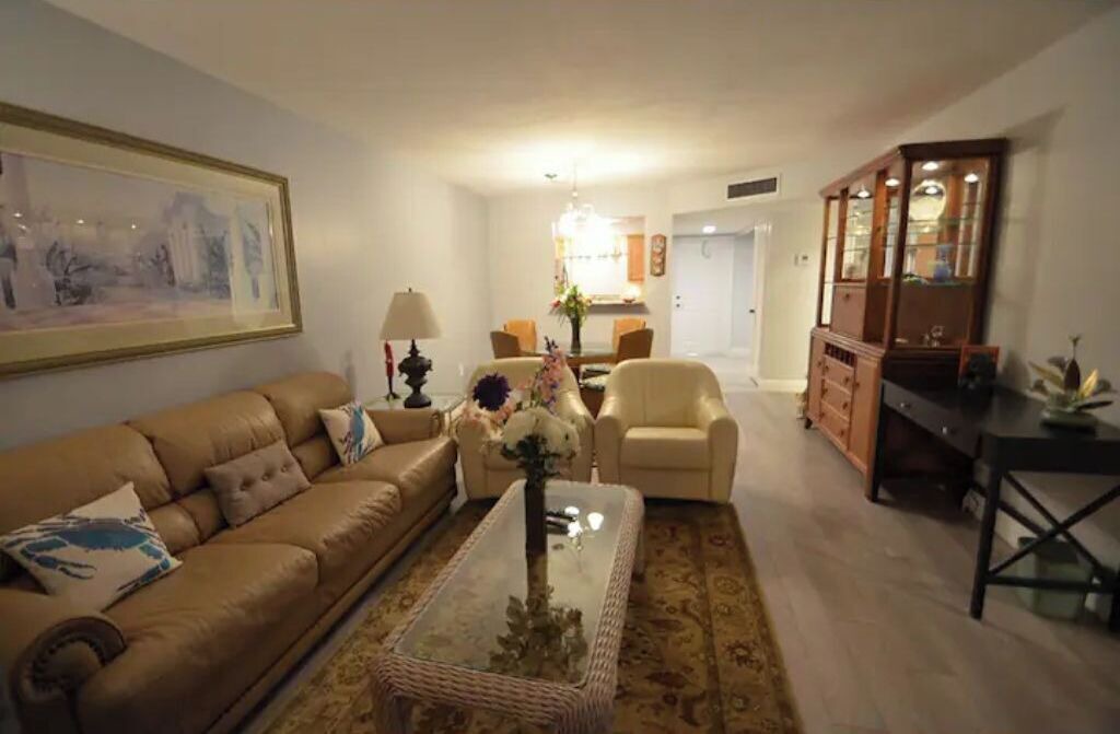 Photo of Livingroom in Central Naples