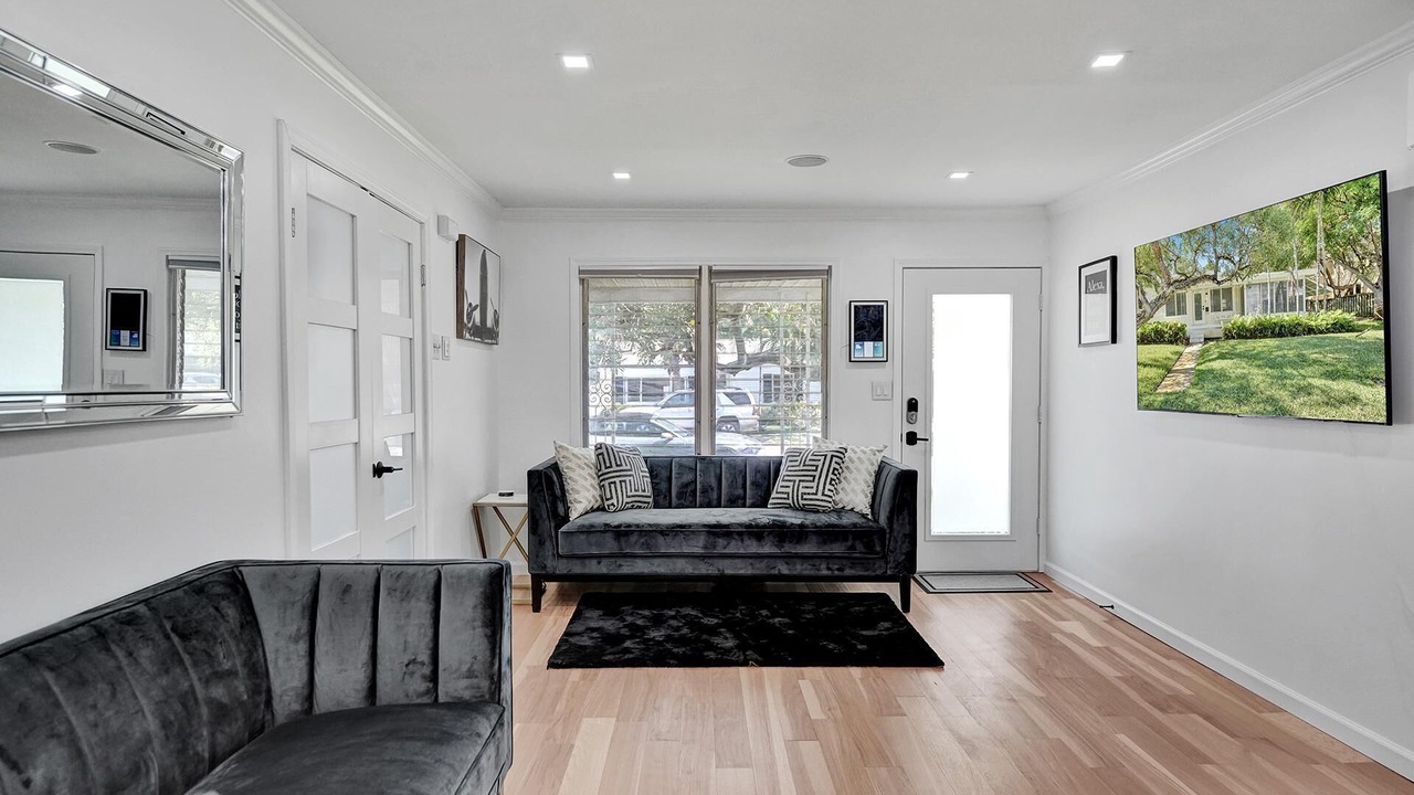 Photo of Livingroom in Harbordale