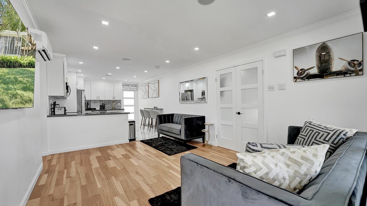 Photo of Livingroom in Harbordale