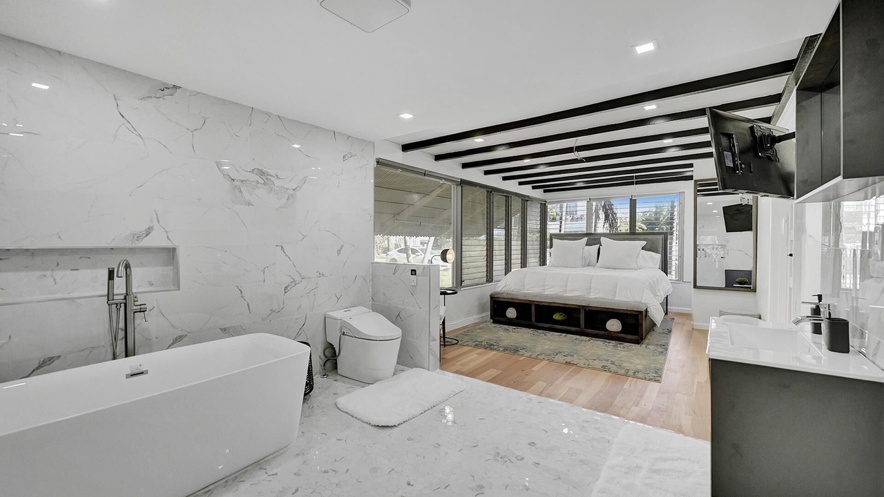 Photo of Bathroom in Harbordale