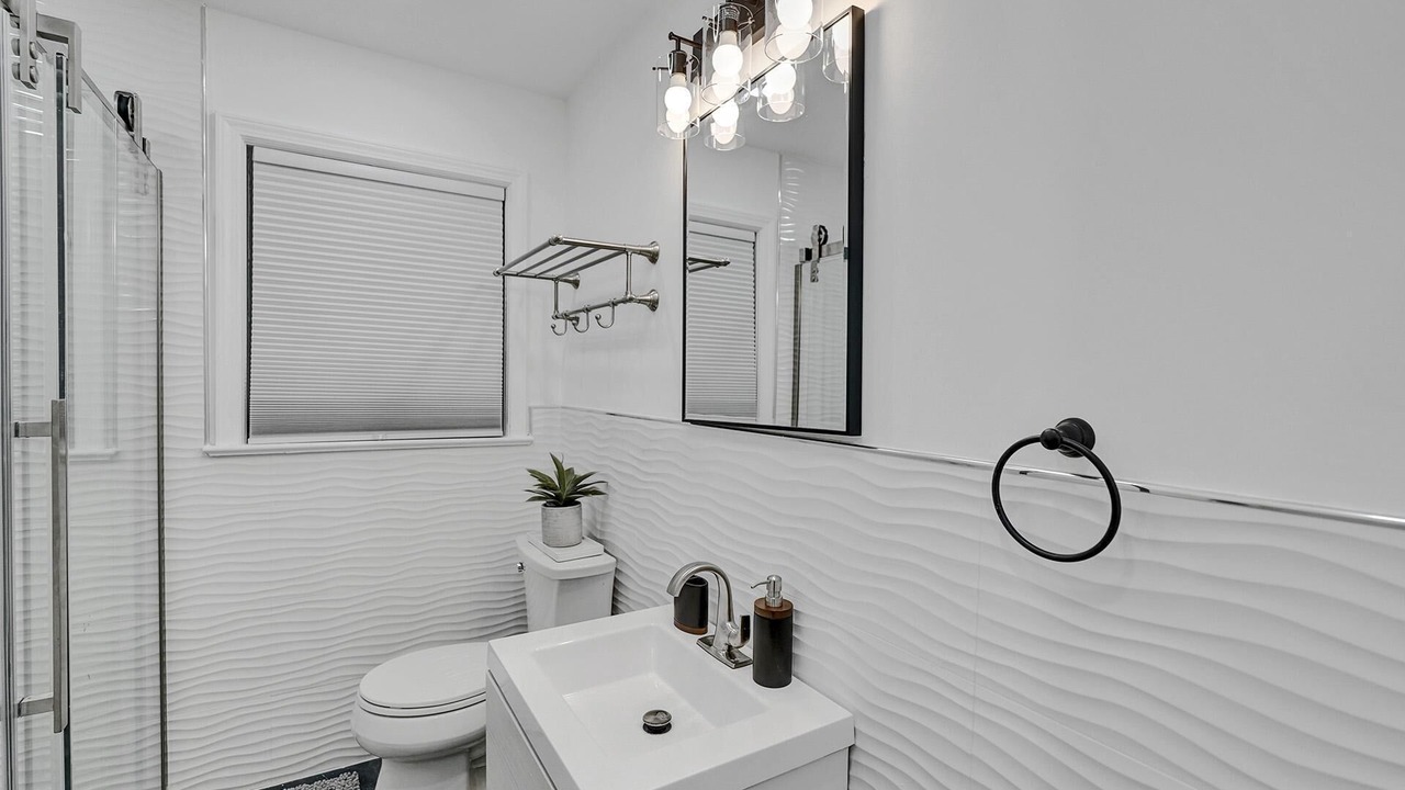 Photo of Bathroom in Harbordale