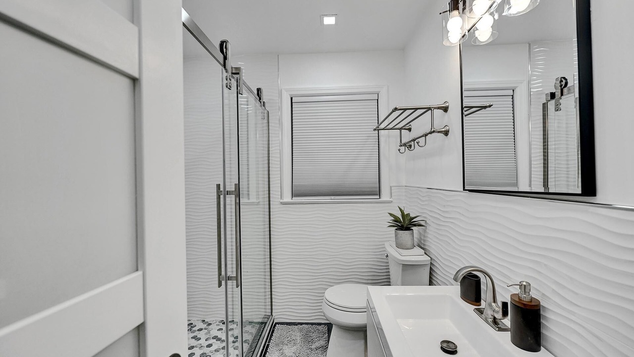 Photo of Bathroom in Harbordale