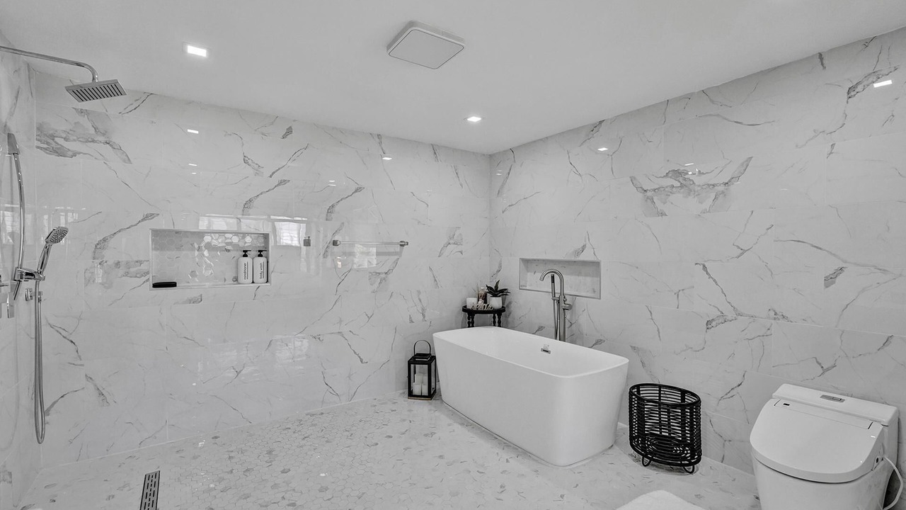 Photo of Bathroom in Harbordale