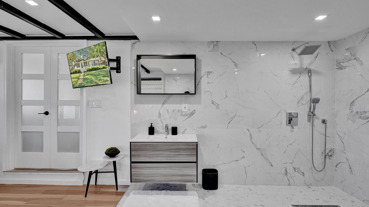 Photo of Bathroom in Harbordale