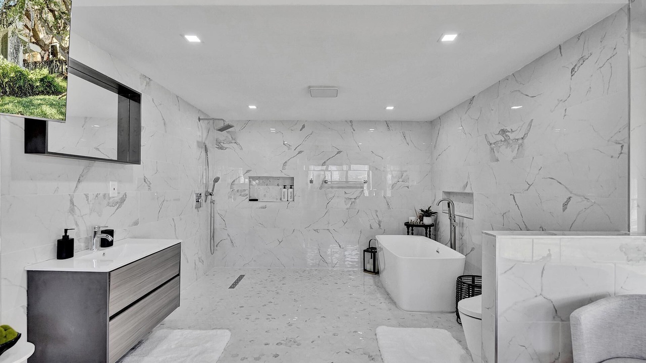 Photo of Bathroom in Harbordale