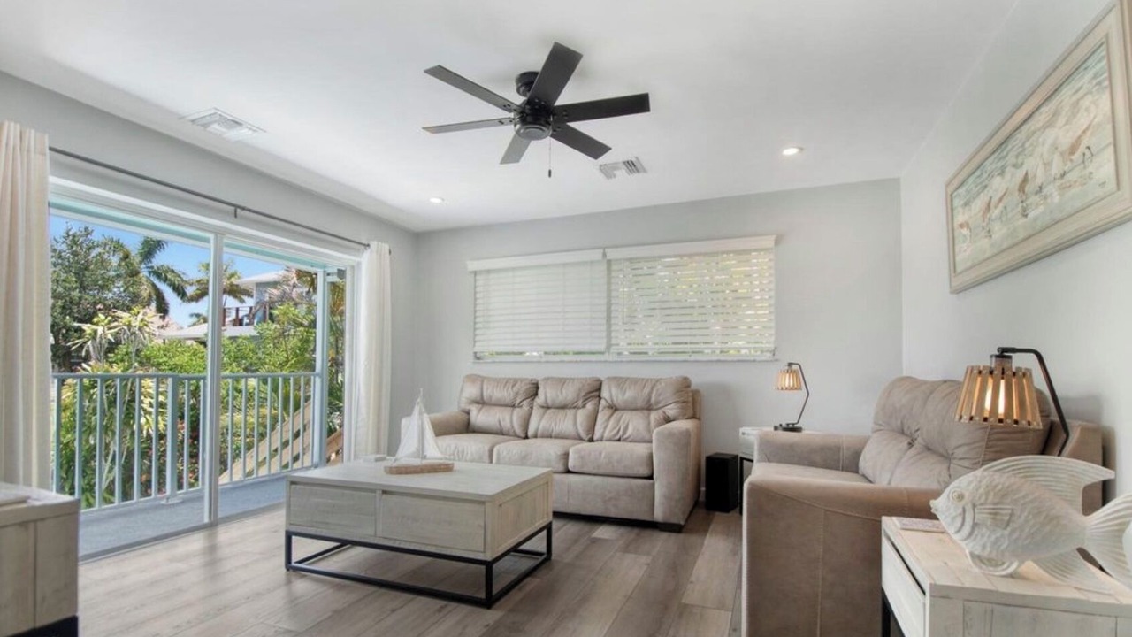 Photo of Livingroom in Isles of Capri