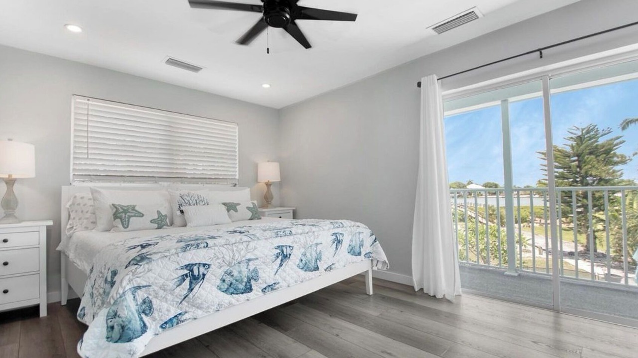 Photo of Bedroom in Isles of Capri