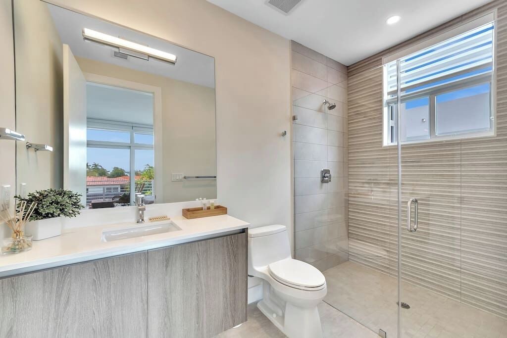 Photo of Bathroom in Coral Ridge