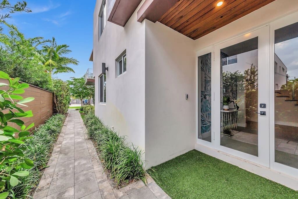 Photo of Outdoor in Coral Ridge