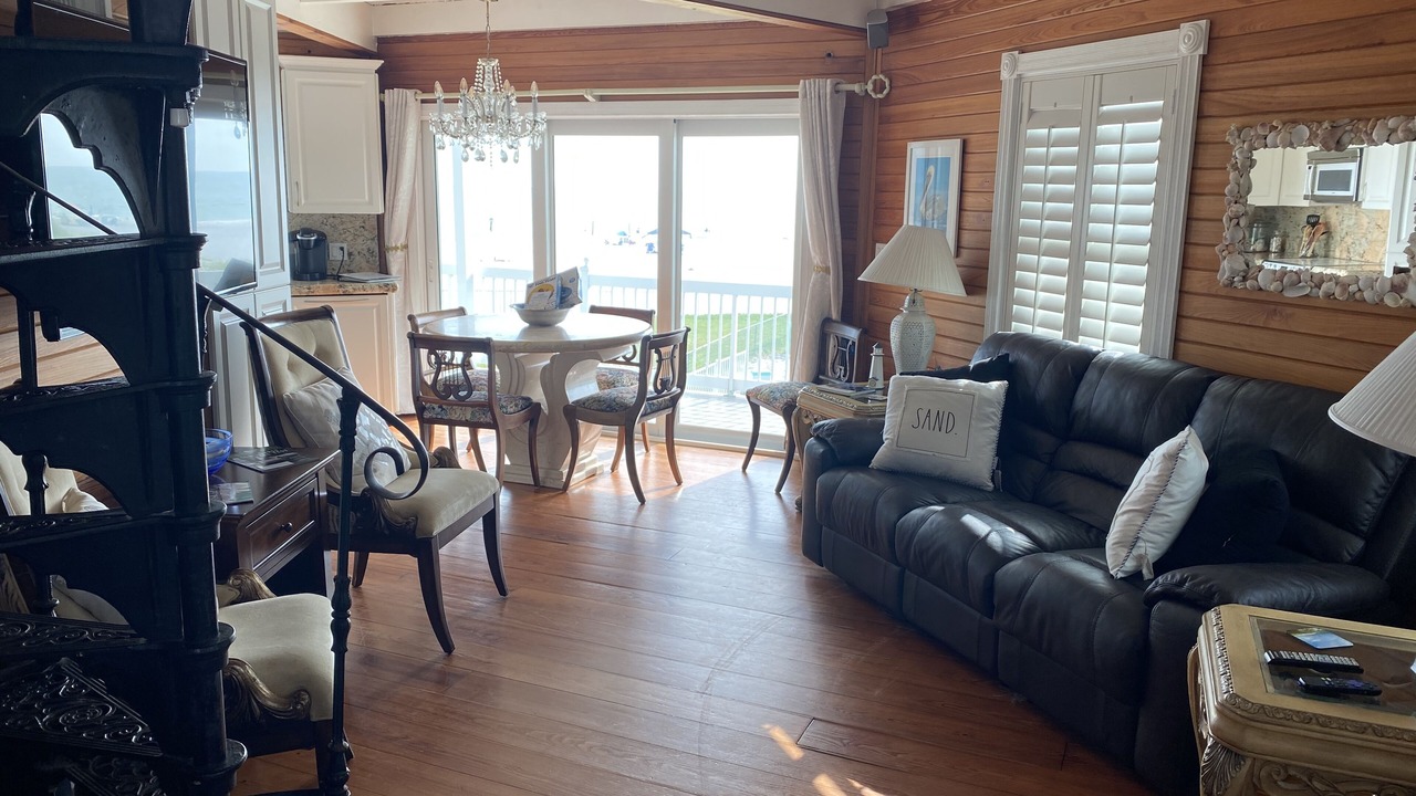 Photo of Livingroom in Sunset Reef