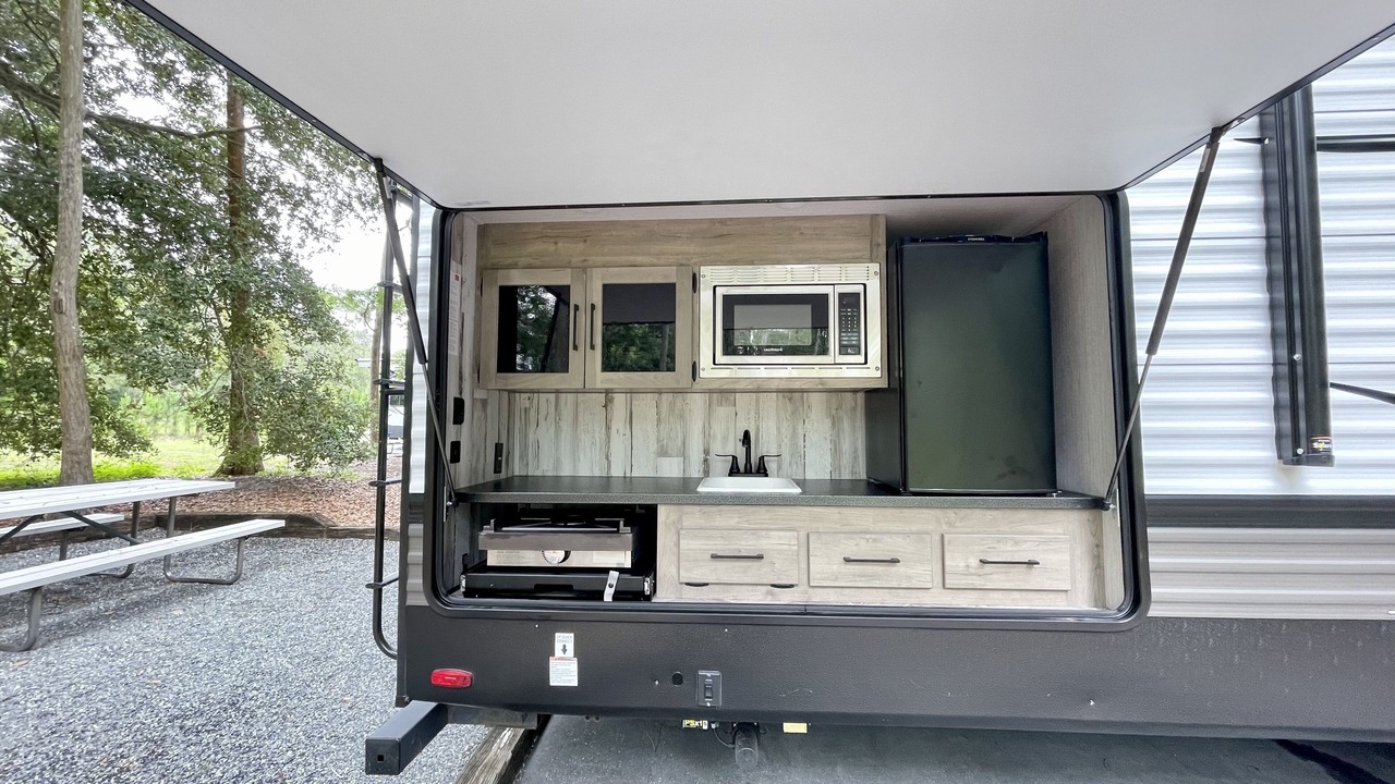 Photo of Outdoor in Seaboard Industrial