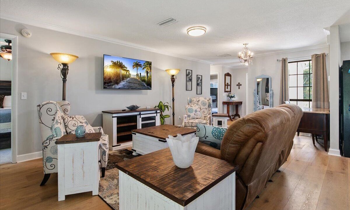 Photo of Livingroom in Palm Valley