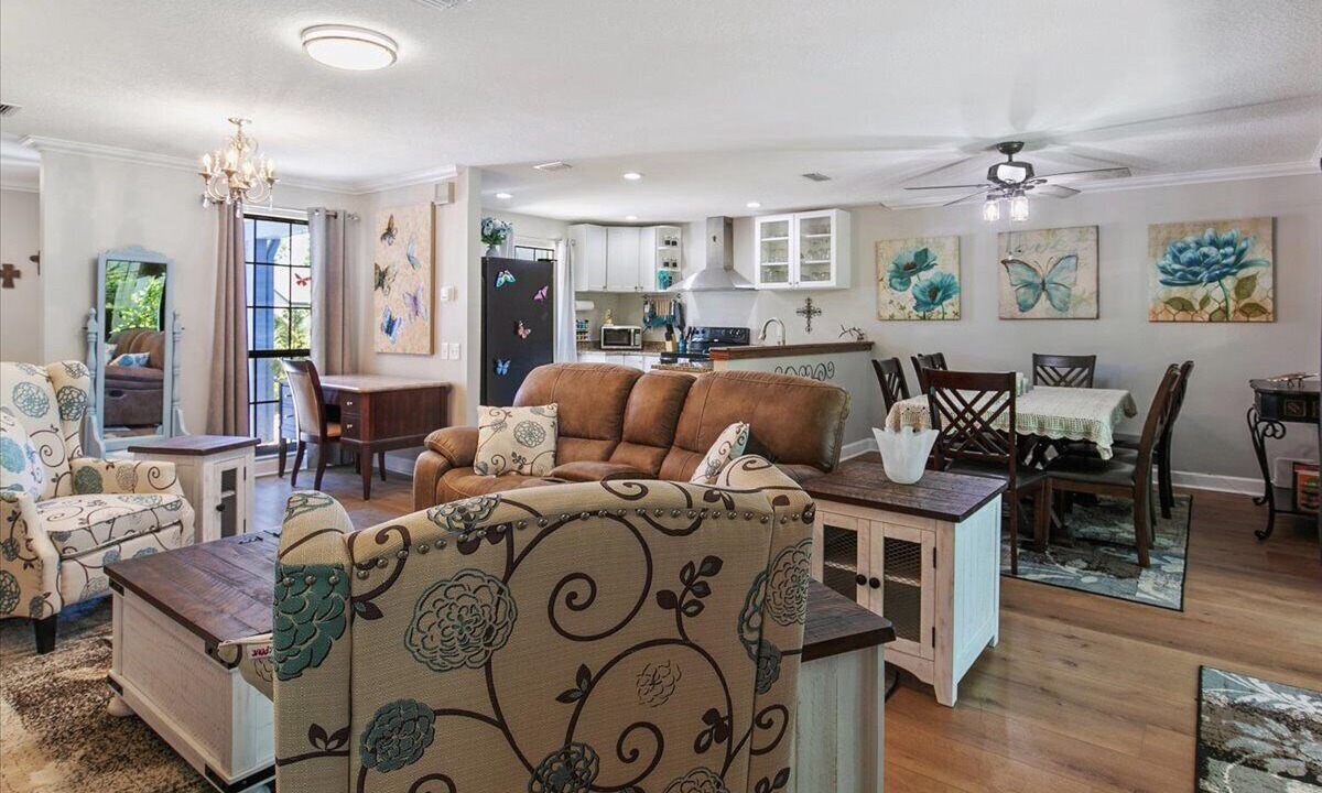 Photo of Bedroom in Palm Valley