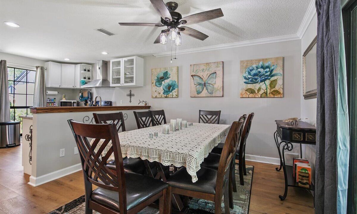 Photo of Bedroom in Palm Valley