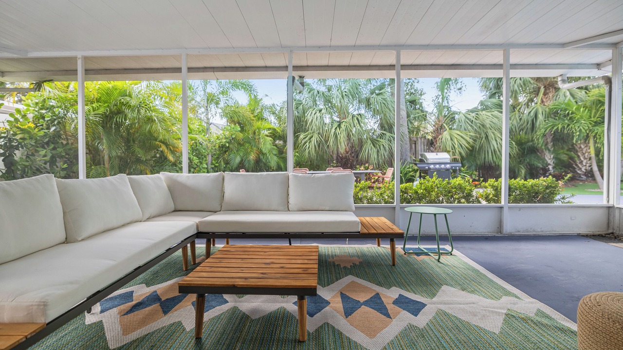Photo of Patio Balcony in Bay Crest Park