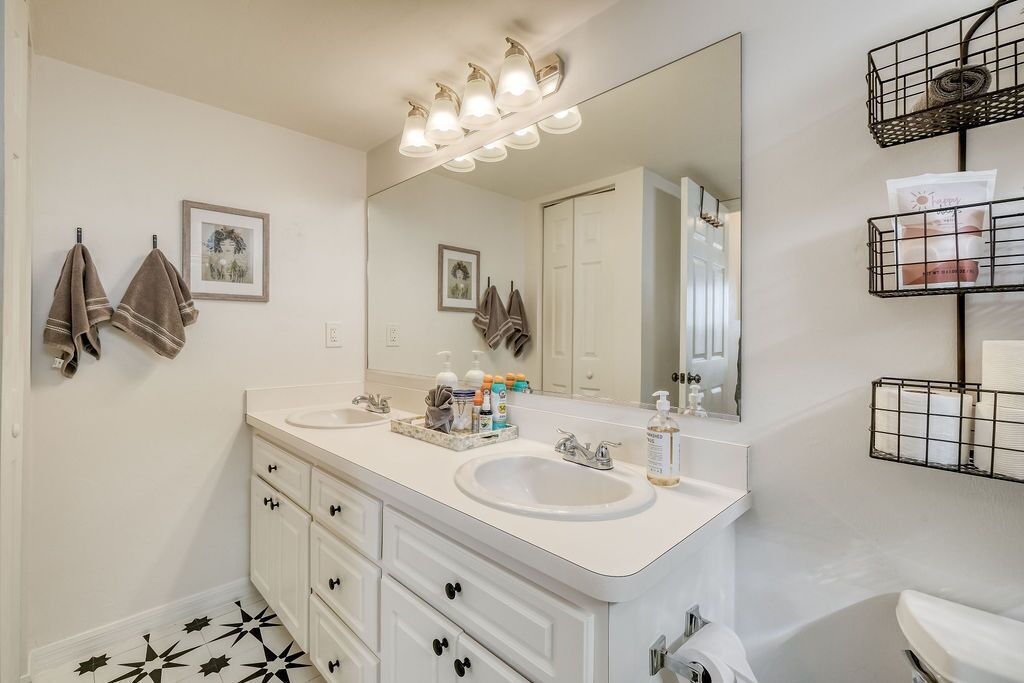 Photo of Bathroom in Cedar Key