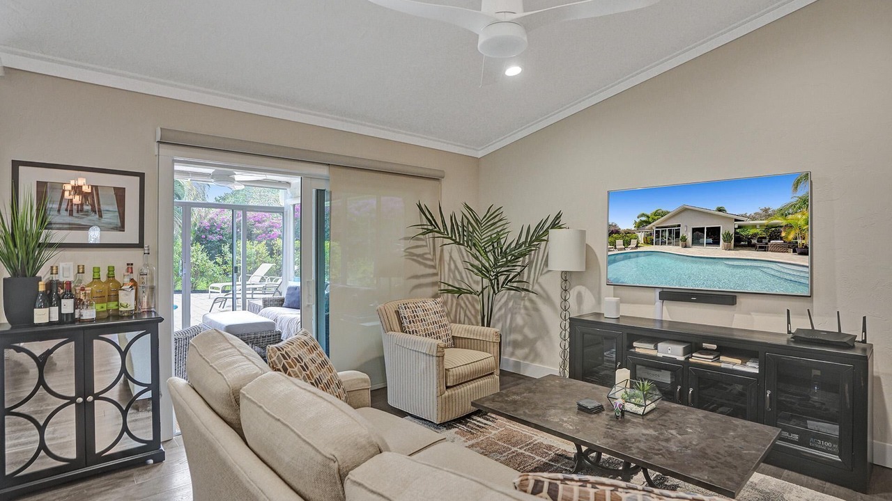 Photo of Livingroom in Lake Ida Shores