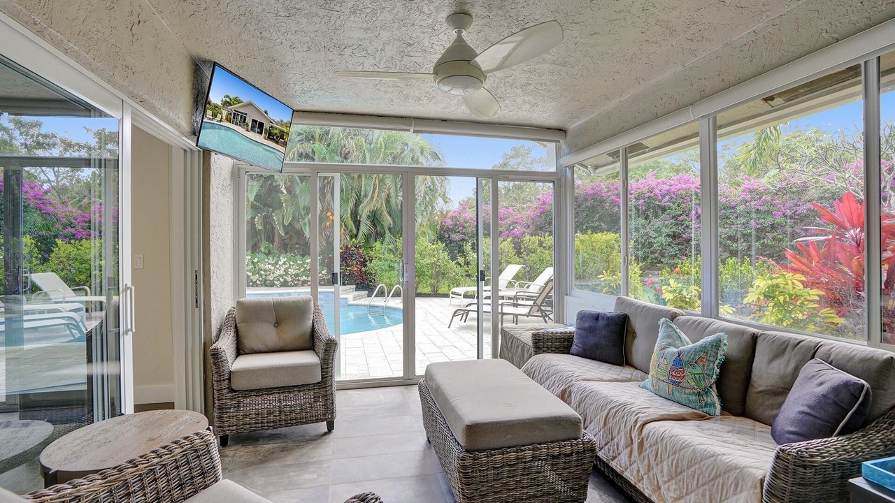Photo of Livingroom in Lake Ida Shores