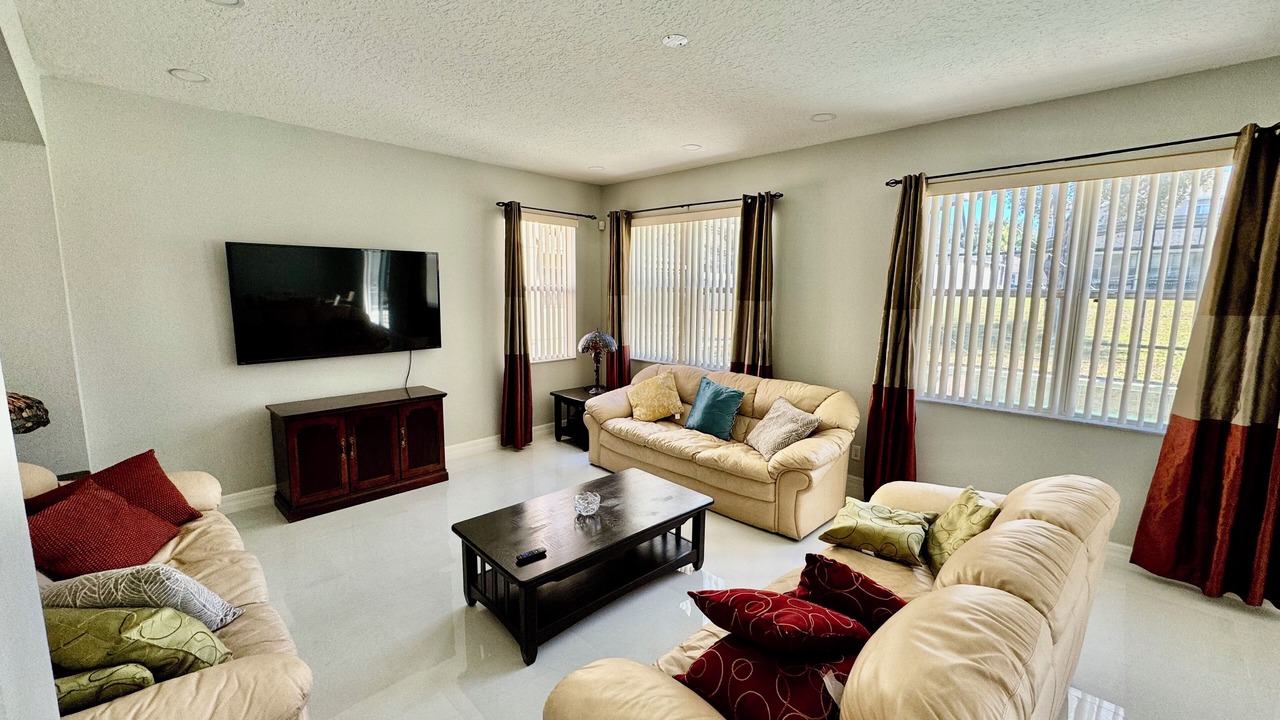 Photo of Livingroom in Legacy Park