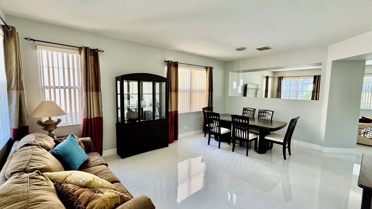 Photo of Livingroom in Legacy Park