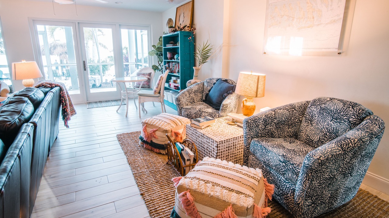 Photo of Livingroom in Tropical Bay Estates