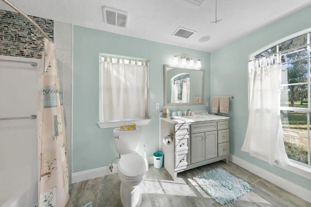 Photo of Bathroom in Northside