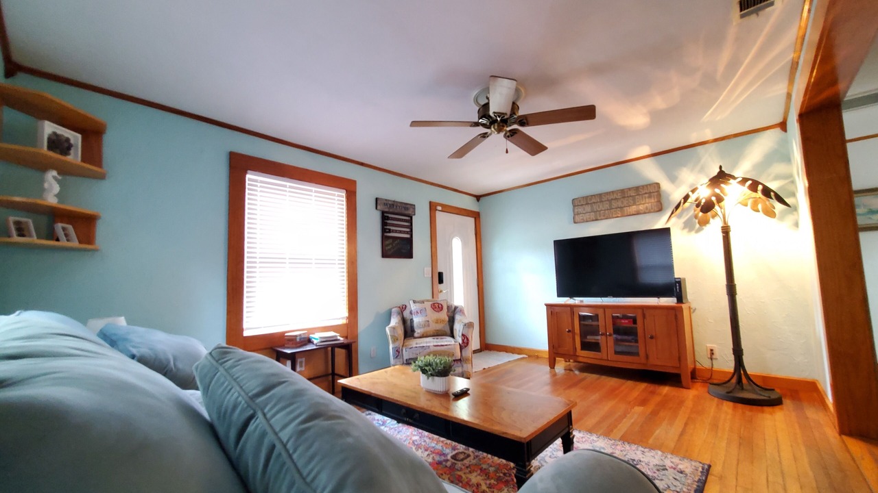 Photo of Livingroom in Disston Heights