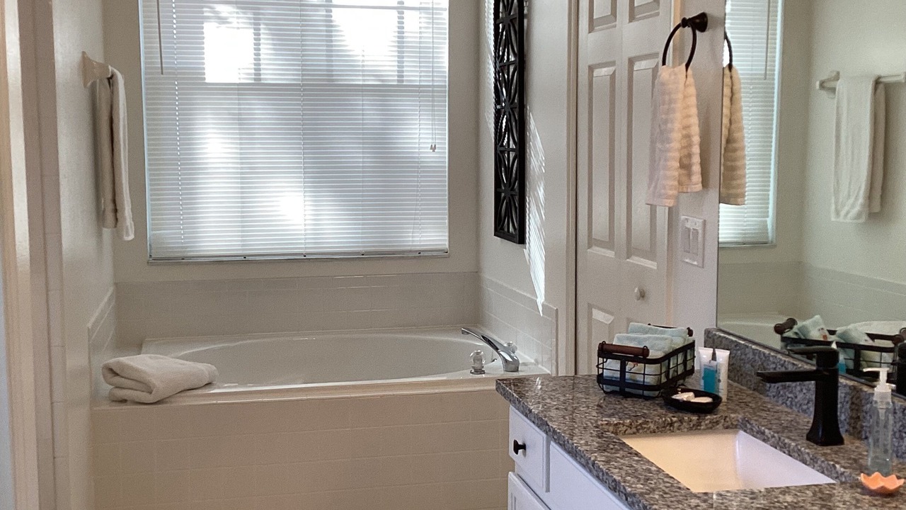 Photo of Bathroom in Thousand Oaks