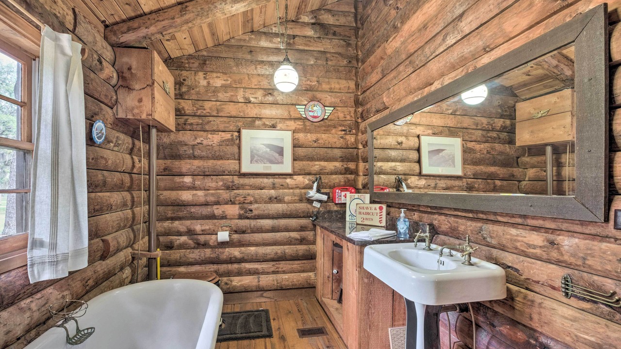 Photo of Bathroom in Candler