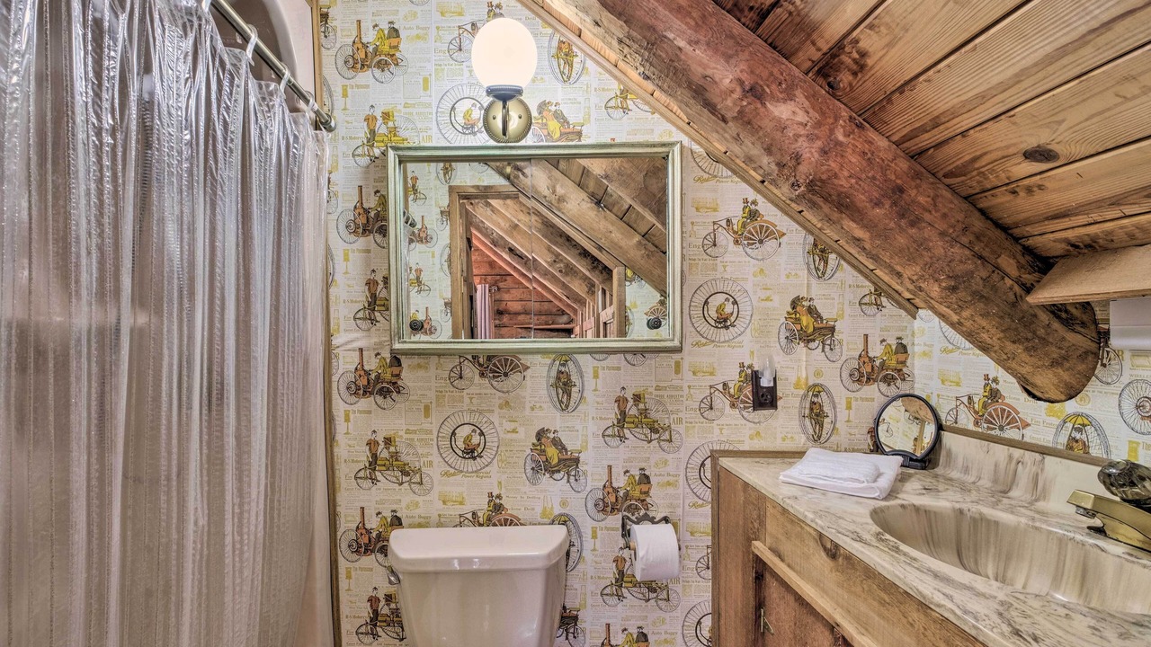 Photo of Bathroom in Candler