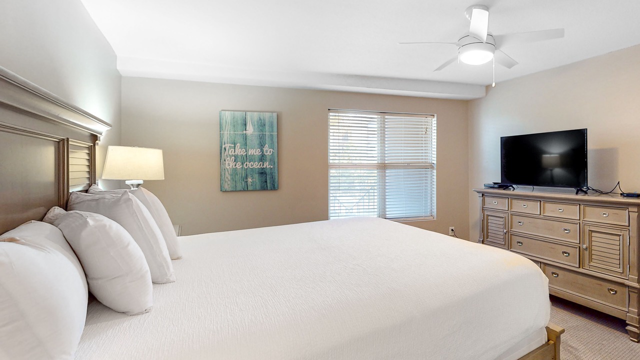 Photo of Bedroom in Miramar Beach