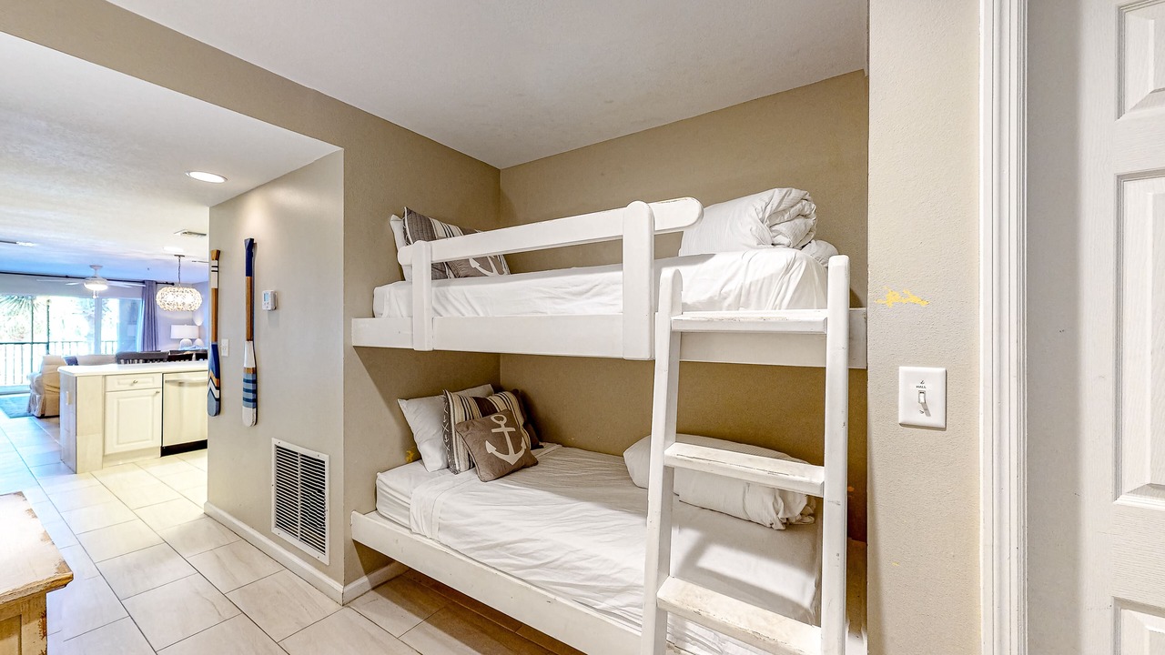 Photo of Bedroom in Miramar Beach