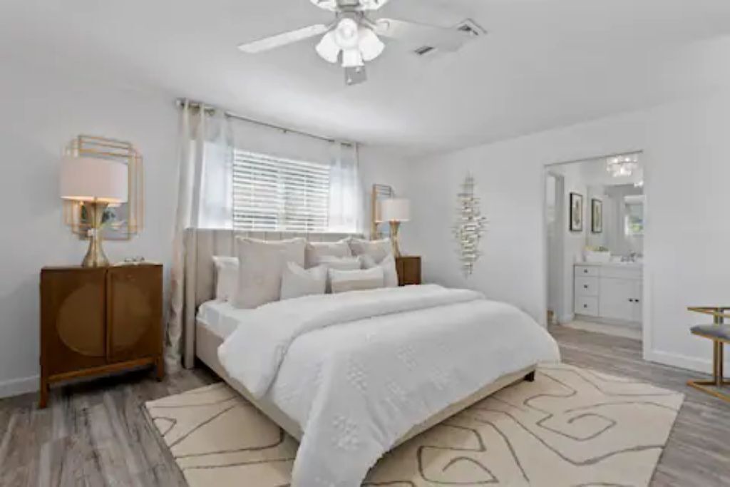Photo of Bedroom in Lake Magdalene